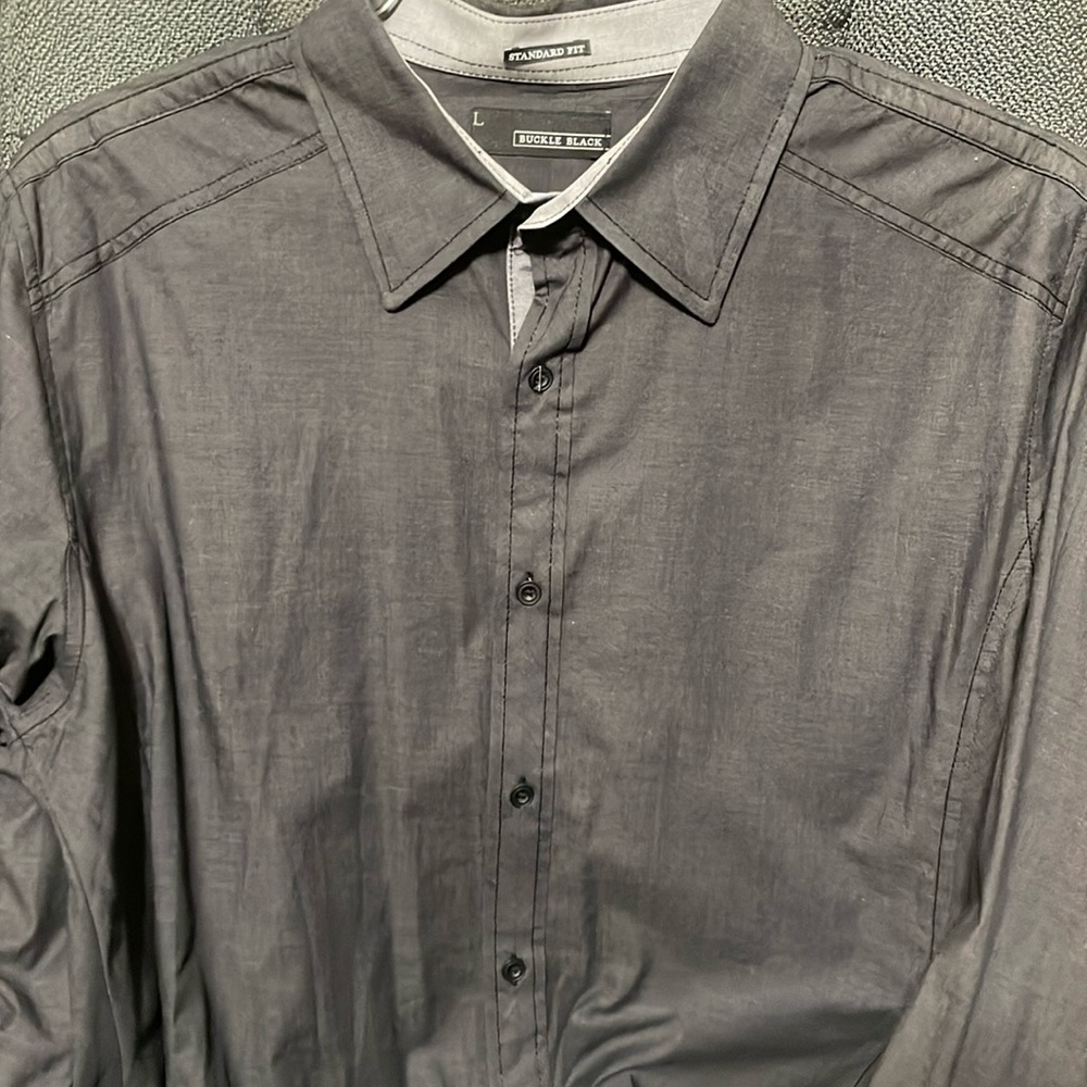 Men’s buckle black standard for size large dress shirt